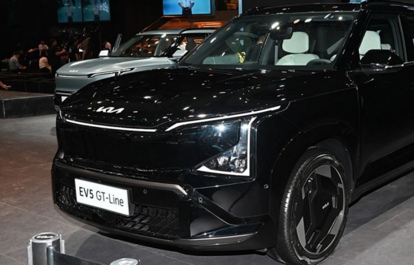 Що очікувати в листопаді: автошоу, релізи, технології