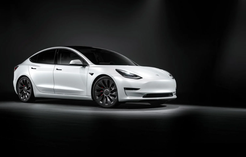 ТО електромобіля: що потрібно знати власнику Tesla та Leaf