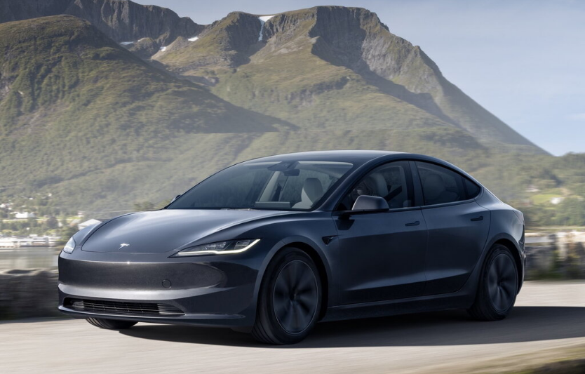 Експлуатація електромобілів: Tesla Model 3 та Nissan Leaf